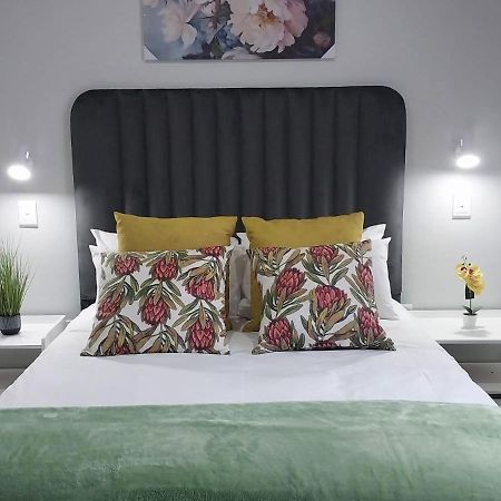 Blooming Rose Bed And Breakfast Polokwane Bagian luar foto
